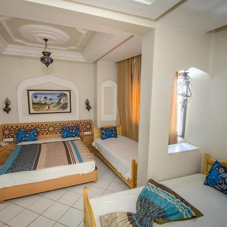 Hotel Saheb Ettabaa Tunisi Esterno foto