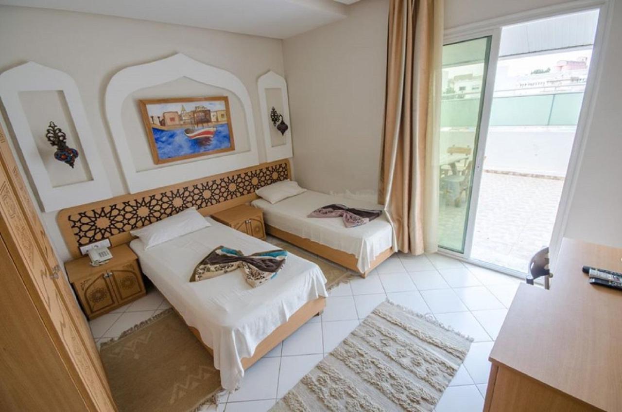 Hotel Saheb Ettabaa Tunisi Esterno foto